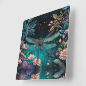 Libelle nachts im Blumengarten Quadratische Wanduhr (Winkel)