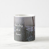Libelle "One day at a Time" Kaffeezubereitung Tass Kaffeetasse (Mittel)