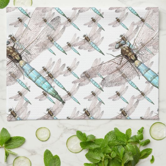 Libellen-Luftwaffe auf Weiß Handtuch (Gefaltet)