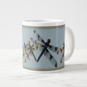 Libellen mit Gelbem/Blau/Braun Jumbo-Tasse (Vorderseite Rechts)