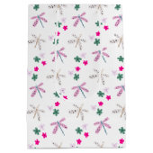 Libellen und Blume auf Weiß Mittlere Geschenktüte (Rückseite)