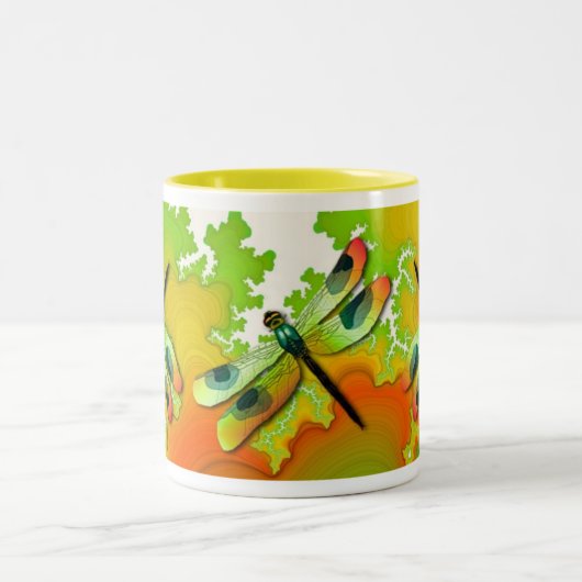 Libellen-und Fraktal-Tasse Zweifarbige Tasse (Mittel)