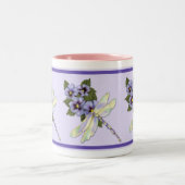 Libellen und Stiefmütterchen Zweifarbige Tasse (Mittel)