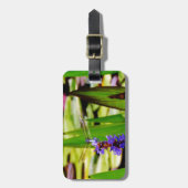 Libellenlotus und lila Blume Gepäckanhänger (Vorderseite vertikal)