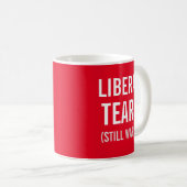 Liberaler zerreißt noch warmes kaffeetasse (VorderseiteRechts)