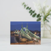 Liberty Bridge in der Nacht Postkarte (Stehend Vorderseite)