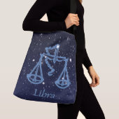 Libra-Sternbild und Zodiaka-Zeichen mit Sternen Tragetaschen Mit Langen Trägern (Von Nahem)
