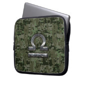 Libra Zodiac Sign auf olivengrüne digitale Camoufl Laptopschutzhülle (Vorderseite Links)