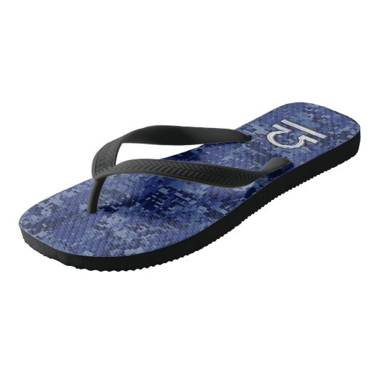 Libra Zodiac Symbol auf Blue Digital Camouflage Badesandalen (Schrägansicht)