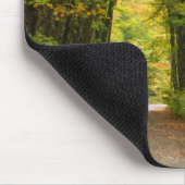 Licht am Ende eines Baumtunnels Mousepad (Ecke)