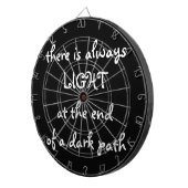 Licht am Ende eines dunklen Weges, Inspiration Dartscheibe (Vorderseite rechts)