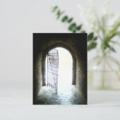 Licht an der Tür am Ende des langen dunklen Katako Postkarte (Stehend Vorderseite)