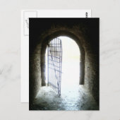 Licht an der Tür am Ende des langen dunklen Katako Postkarte (Vorne/Hinten)