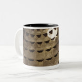 Licht, das herein durch oculus im Pantheon glänzt Zweifarbige Tasse (Vorderseite Links)