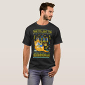 Licht der jüdischen Mewnorah Katze Menorah Ugly Ch T-Shirt (Vorne ganz)