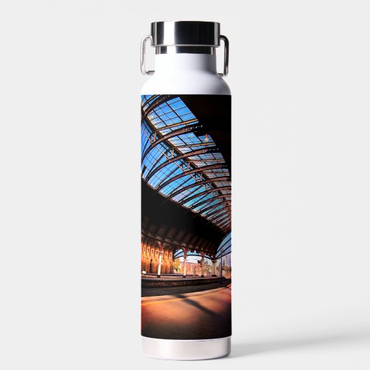 Licht im Bahnhof Trinkflasche (Vorne)