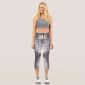 Licht, Schatten und Symmetrie - Sepia Capri Leggings (Vorderseite)