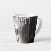 Licht, Schatten und Symmetrie - Sepia Milchtasse (Rechte Ecke)