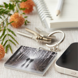 Licht, Schatten und Symmetrie - Sepia Schlüsselanhänger