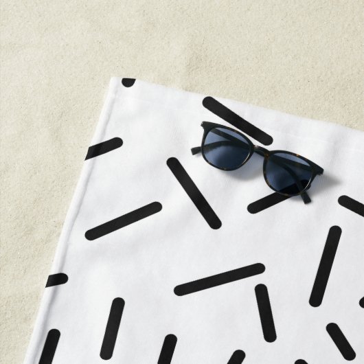 Lichtblau und geometrisches Muster Personalisiert Strandtuch (Beispiel)