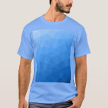 Lichtblaues geometrisches Muster T-Shirt<br><div class="desc">Eleganter moderner geometrischer T - Shirt für jeden. Hellblaue Gradienten geometrische Maschenmuster helle Dreiecke ombre. Dreieck geometrische Masche mit ombre Farbverlauf Design.</div>