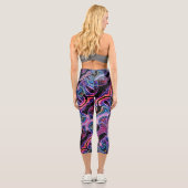 Lichtbogenfluft Muster Capri Leggings (Rückseite)