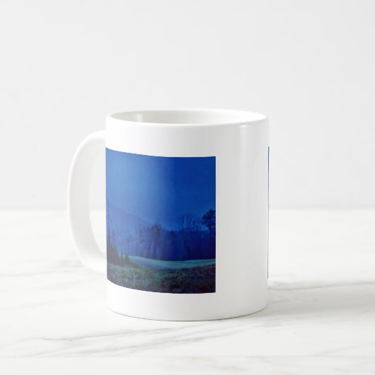 Lichter in einem blauen Berg-Nebel Kaffeetasse (Vorderseite Links)