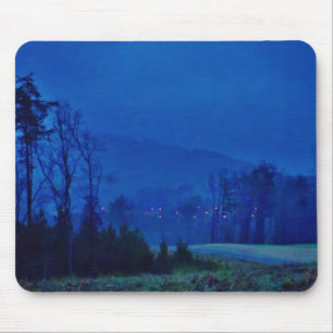 Lichter in einem blauen Berg-Nebel Mousepad
