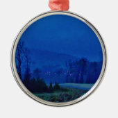 Lichter in einem blauen Berg-Nebel Ornament Aus Metall (Vorne)