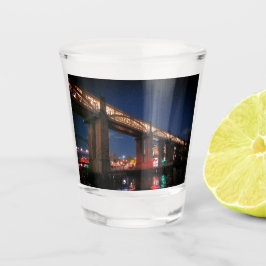 Lichter unter der Brücke Schnapsglas