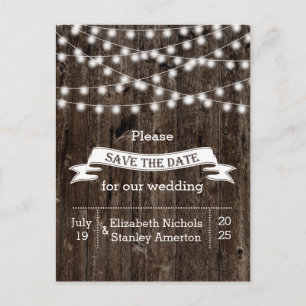 Lichterkette auf altem Holz Hochzeit Save the Date Ankündigungspostkarte