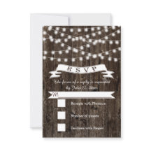 Lichterkette auf Holz und Banner Hochzeit RSVP