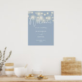 Lichterkette Dusty Blue Hochzeits-Willkommensschil Poster (Küche)