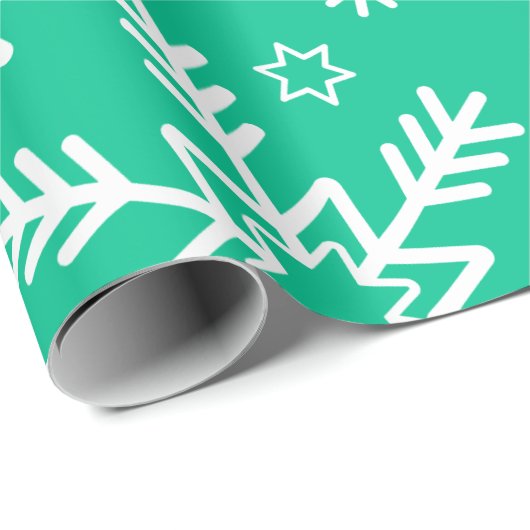 Lichtgrüne und weiße Weihnachtsschneeflocken Geschenkpapier (Rolleneckpunkt)