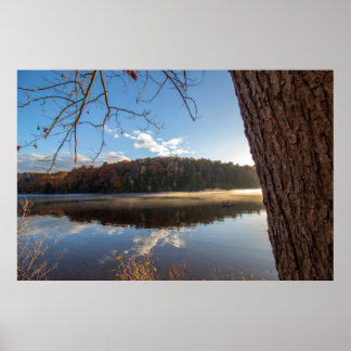Lichtnebel auf dem Wasser in Haviland Cove Poster