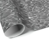 Lichtreflektionen auf Wasser: Schwarz/Weiß Geschenkpapier (Rolleneckpunkt)