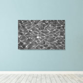 Lichtreflektionen auf Wasser: Schwarz/Weiß Leinwanddruck (Insitu (Holzboden))