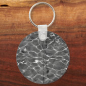 Lichtreflektionen auf Wasser: Schwarz/Weiß Schlüsselanhänger (Vorderseite)