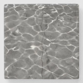 Lichtreflektionen auf Wasser: Schwarz/Weiß Steinuntersetzer (Vorderseite)