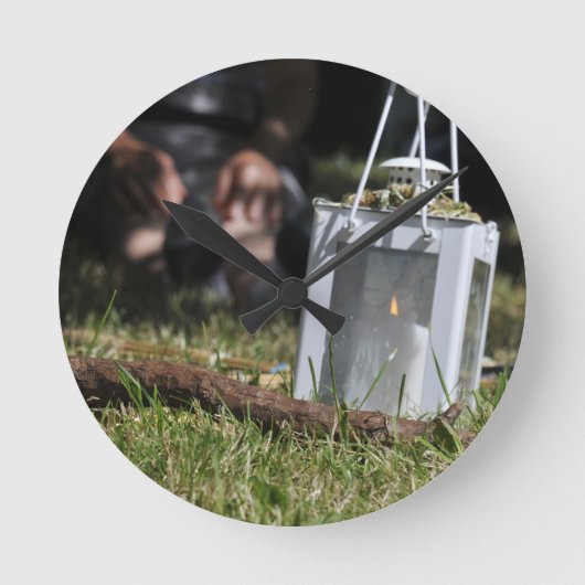 Lichtstrahlen Runde Wanduhr (Vorderseite)