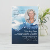 Lichtstrahlende Ovale Fotos auf Beerdigung des Ged Einladung (Stehend Vorderseite)