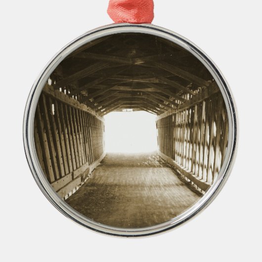 Lichttunnel Ornament Aus Metall (Vorne)