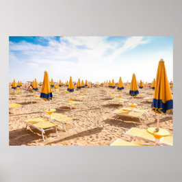 LIDO DI JESOLO, ITALIEN - SONNENLIEGEN AM STRAND POSTER