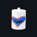 Liebe<br><div class="desc">Legen Sie diesem Amerikanische Unabhängigkeitstag eine kleine Liebe mit diesem einfachen Design in Ihr Herz. Liebe ist in einem roten, weißen und blauen Herz geschrieben. Die Herzen sind von goldenen und weißen Sternen umgeben. Das macht ein großartiges Geschenk und ist für jeden geeignet.</div>