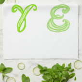 LIEBE 4 Leaf Clou als 4 grüne Herzklappen Geschirrtuch (Gefaltet)