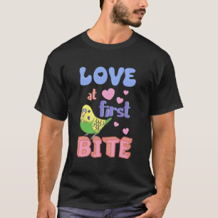 Liebe auf den ersten Bite Green Budgie Funny Birb  T-Shirt