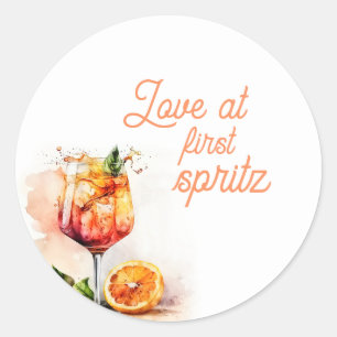 Liebe auf den ersten Spritz Junggesellinnenabschie Runder Aufkleber