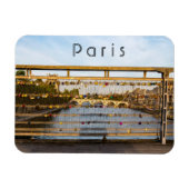 Liebe auf einer Brücke in Paris Magnet (Horizontal)