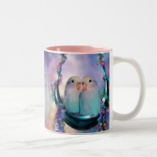 Liebe auf einer Mond-Schwingen-Tasse Zweifarbige Tasse