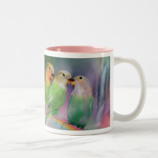 Liebe auf einer Regenbogen-Tasse Zweifarbige Tasse